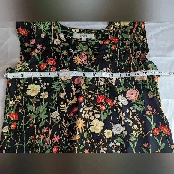 Loft Women's Black Sleeveless Summertime Floral V Neck Shear Top Size XS - Picture 8 of 10